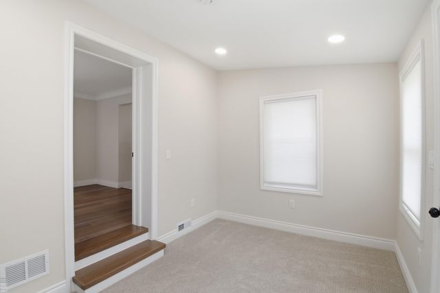 1342 Hollywood Avenue, Grosse Pointe Woods, MI 48236