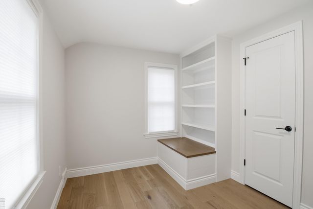 1342 Hollywood Avenue, Grosse Pointe Woods, MI 48236