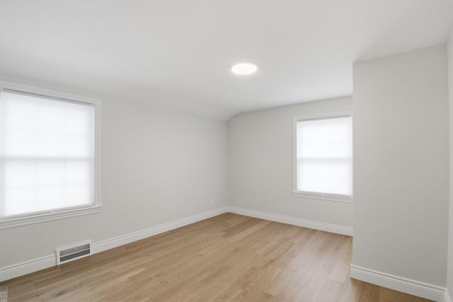 1342 Hollywood Avenue, Grosse Pointe Woods, MI 48236