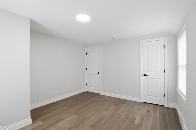 1342 Hollywood Avenue, Grosse Pointe Woods, MI 48236