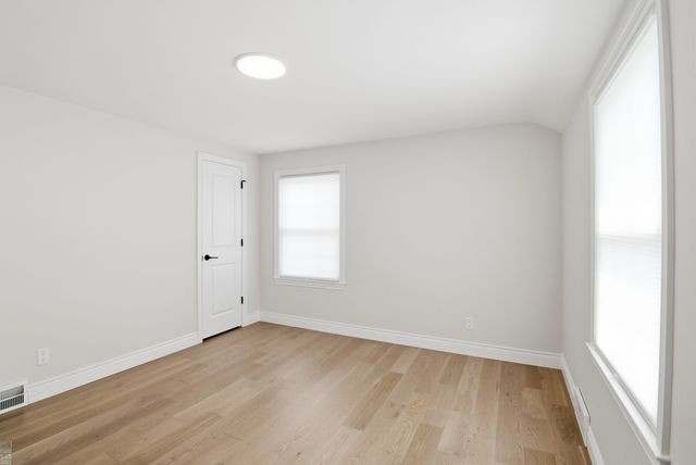 1342 Hollywood Avenue, Grosse Pointe Woods, MI 48236