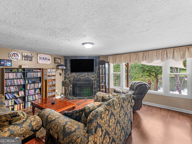 106 Central Lake Circle, Griffin, GA 30223