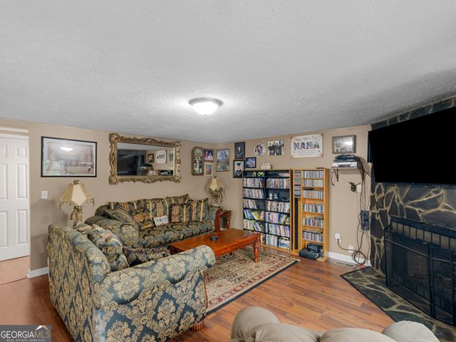 106 Central Lake Circle, Griffin, GA 30223
