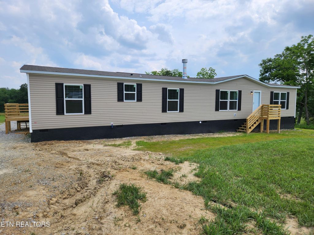 1450 Pennsylvania Ave, Jamestown, TN 38556