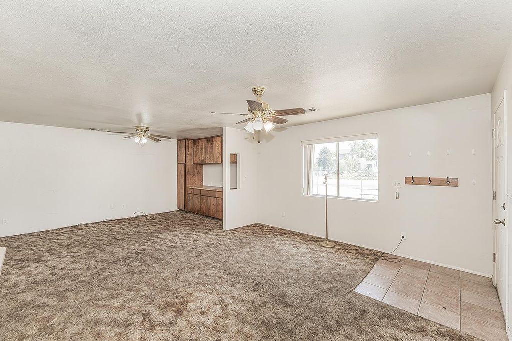 Image 10 of property listing at 9016 E Dinuba Avenue, Selma, CA 93662