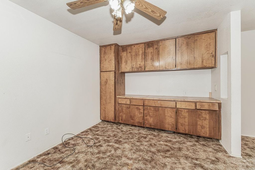 Image 11 of property listing at 9016 E Dinuba Avenue, Selma, CA 93662