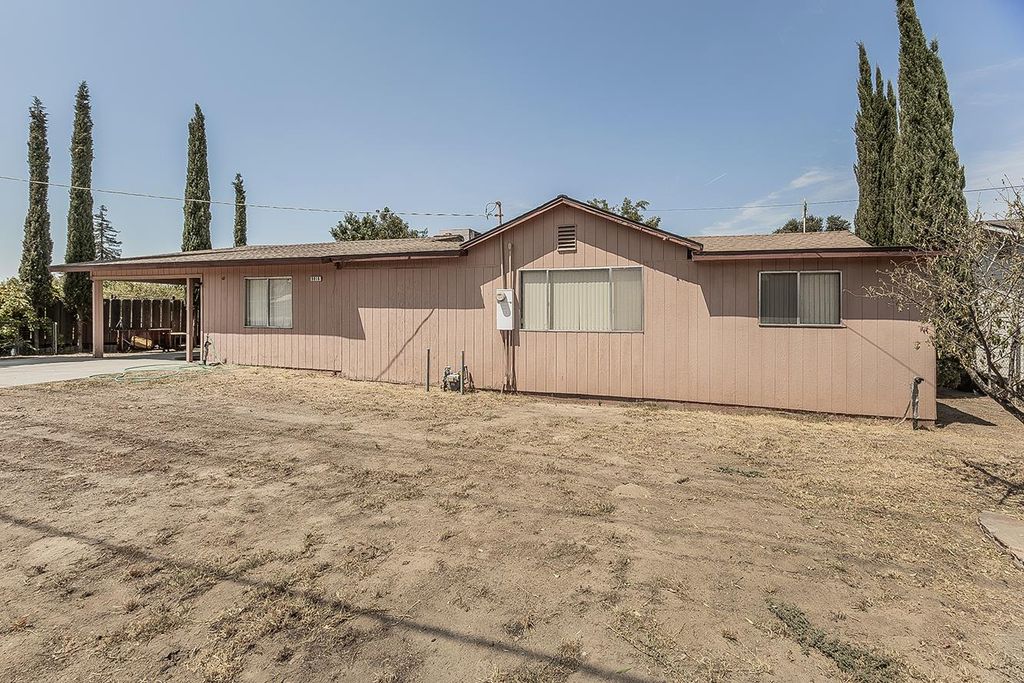Image 2 of property listing at 9016 E Dinuba Avenue, Selma, CA 93662