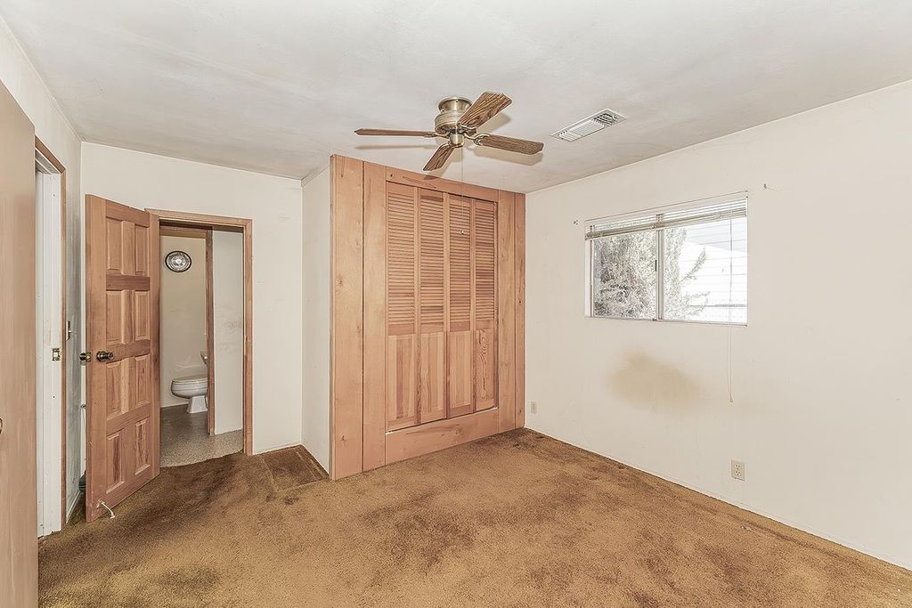 Image 20 of property listing at 9016 E Dinuba Avenue, Selma, CA 93662
