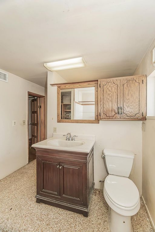 Image 27 of property listing at 9016 E Dinuba Avenue, Selma, CA 93662