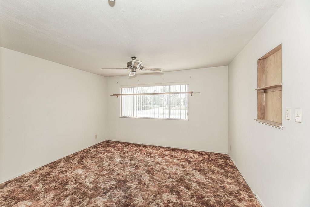 Image 32 of property listing at 9016 E Dinuba Avenue, Selma, CA 93662