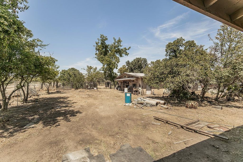 Image 36 of property listing at 9016 E Dinuba Avenue, Selma, CA 93662