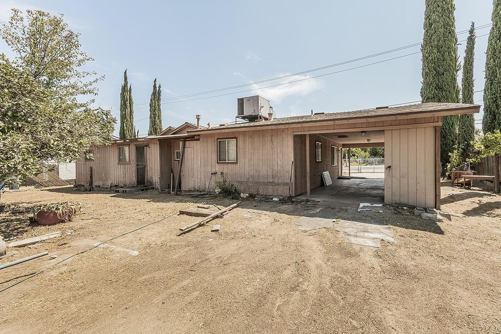 Image 37 of property listing at 9016 E Dinuba Avenue, Selma, CA 93662