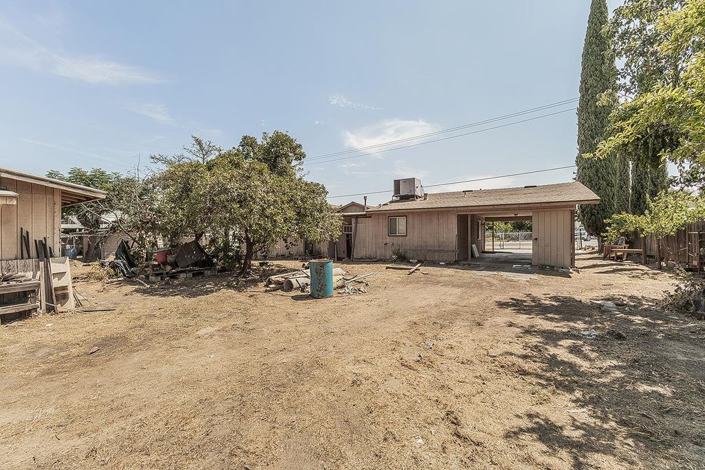 Image 39 of property listing at 9016 E Dinuba Avenue, Selma, CA 93662