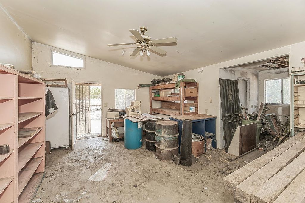 Image 42 of property listing at 9016 E Dinuba Avenue, Selma, CA 93662