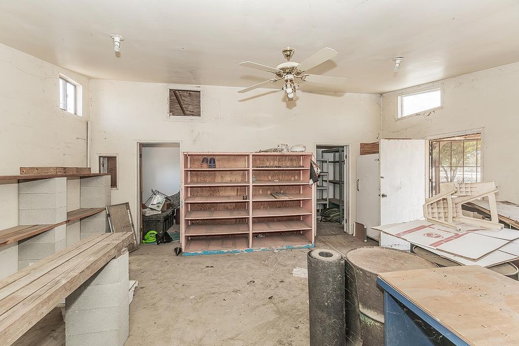 Image 43 of property listing at 9016 E Dinuba Avenue, Selma, CA 93662