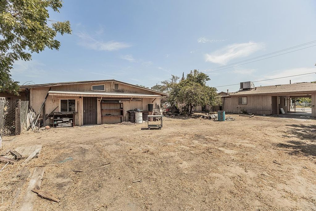 Image 46 of property listing at 9016 E Dinuba Avenue, Selma, CA 93662