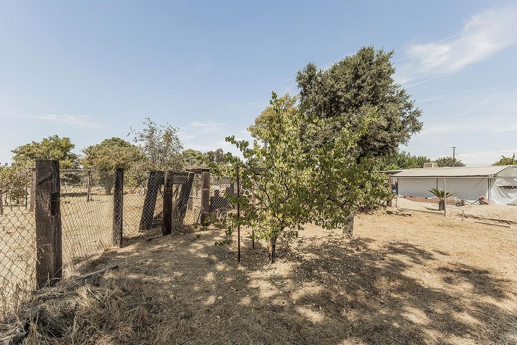 Image 51 of property listing at 9016 E Dinuba Avenue, Selma, CA 93662