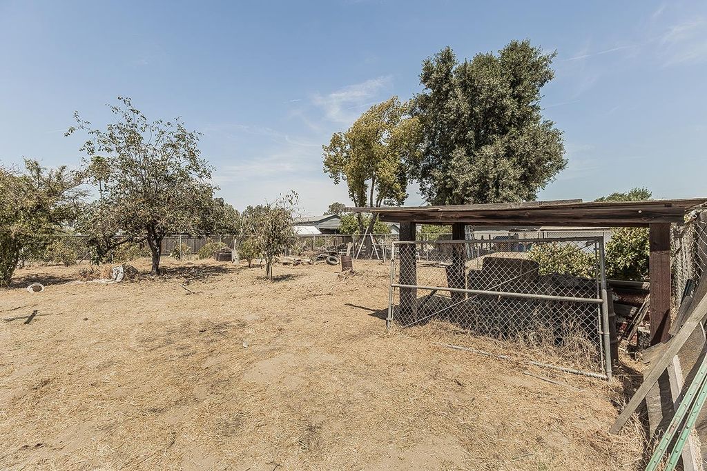 Image 53 of property listing at 9016 E Dinuba Avenue, Selma, CA 93662