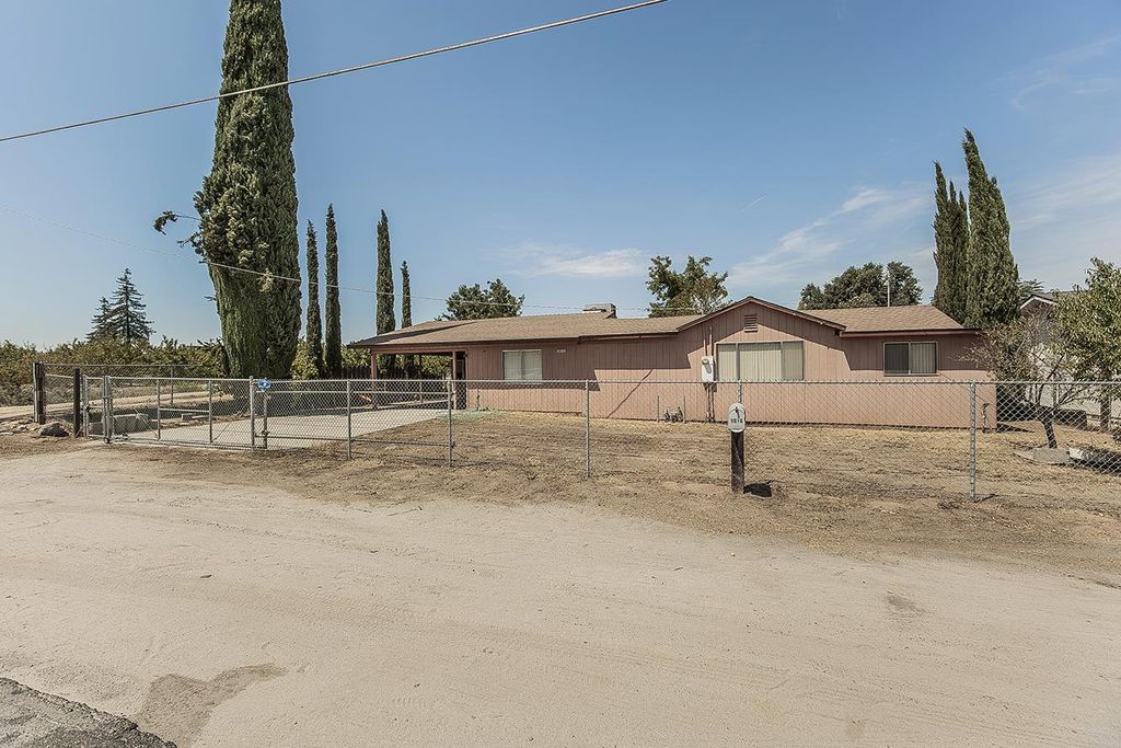 Image 56 of property listing at 9016 E Dinuba Avenue, Selma, CA 93662