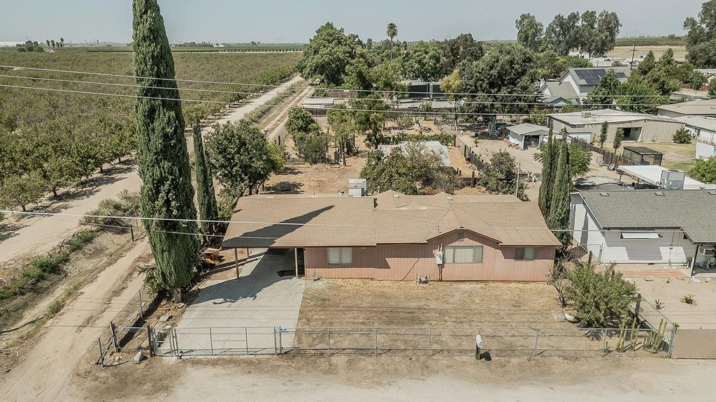 Image 58 of property listing at 9016 E Dinuba Avenue, Selma, CA 93662