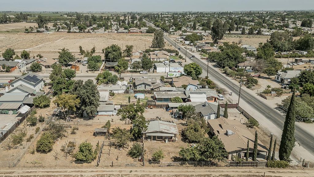 Image 59 of property listing at 9016 E Dinuba Avenue, Selma, CA 93662