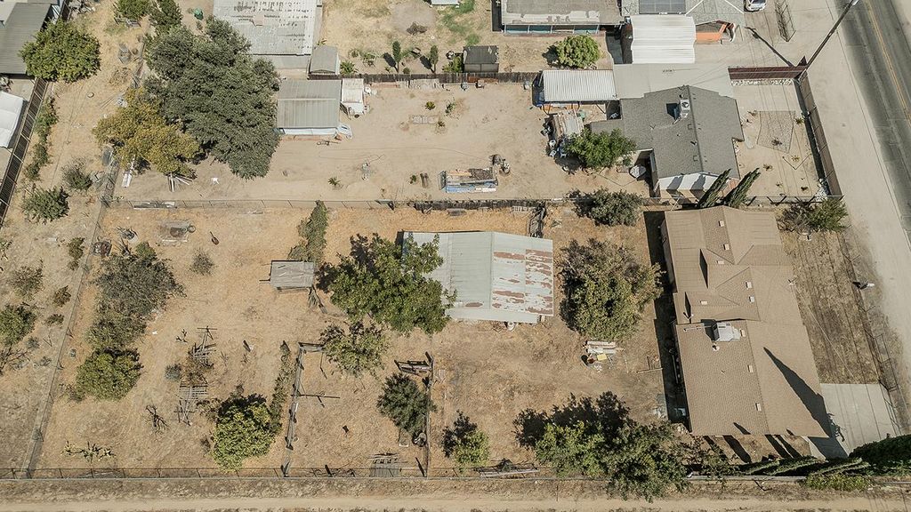 Image 60 of property listing at 9016 E Dinuba Avenue, Selma, CA 93662