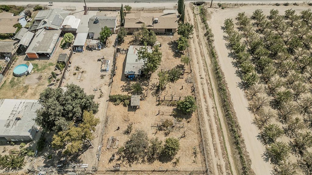 Image 66 of property listing at 9016 E Dinuba Avenue, Selma, CA 93662