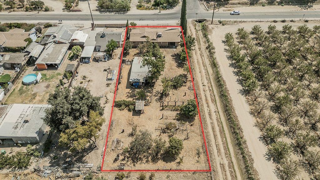 Image 67 of property listing at 9016 E Dinuba Avenue, Selma, CA 93662