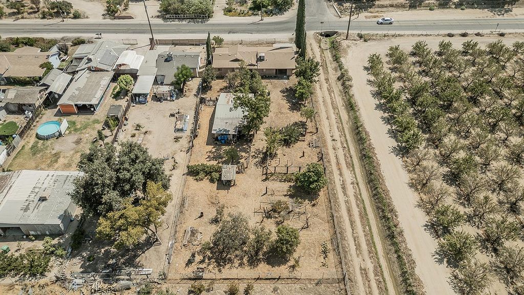Image 68 of property listing at 9016 E Dinuba Avenue, Selma, CA 93662
