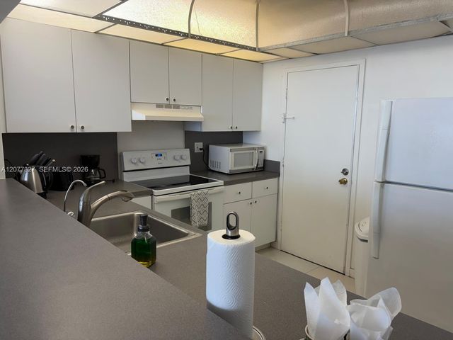 3725 S Ocean Drive 1517, Hollywood, FL 33019