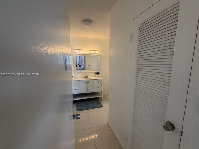 3725 S Ocean Drive 1517, Hollywood, FL 33019