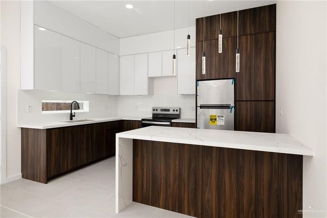 916 Glory Street 3, Alamo, TX 78516