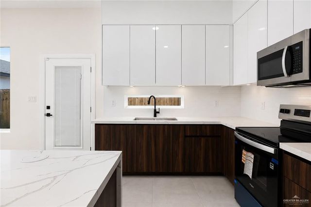 916 Glory Street 3, Alamo, TX 78516
