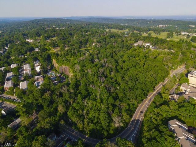 2 Ridge Rd, West Orange Twp., NJ 07052