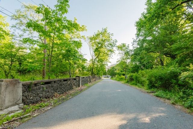 2 Ridge Rd, West Orange Twp., NJ 07052