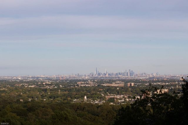 2 Ridge Rd, West Orange Twp., NJ 07052