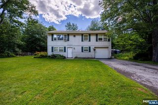 103 Alturas, Vernon, NJ 07422