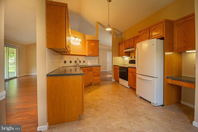 7 SOUTHFIELD RD, Lebanon, PA 17042
