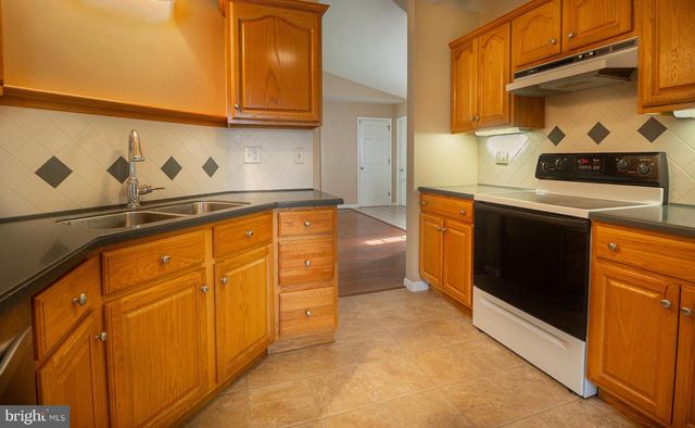 7 SOUTHFIELD RD, Lebanon, PA 17042