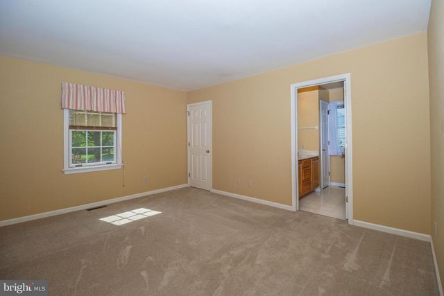 7 SOUTHFIELD RD, Lebanon, PA 17042
