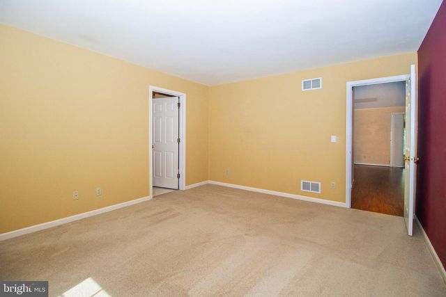 7 SOUTHFIELD RD, Lebanon, PA 17042
