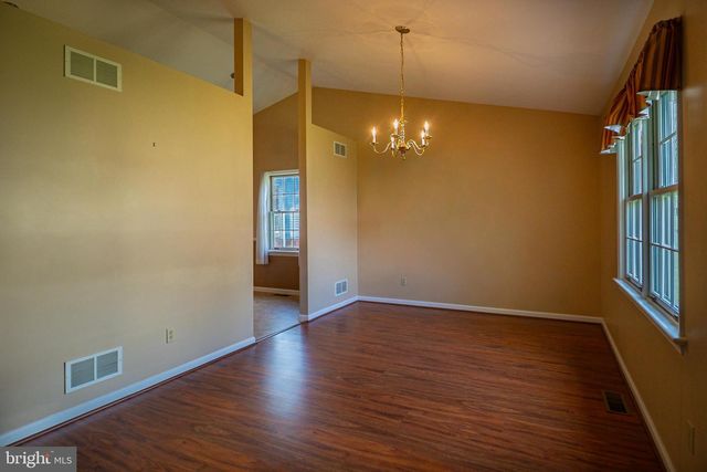 7 SOUTHFIELD RD, Lebanon, PA 17042