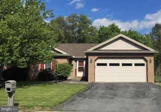 7 SOUTHFIELD RD, Lebanon, PA 17042