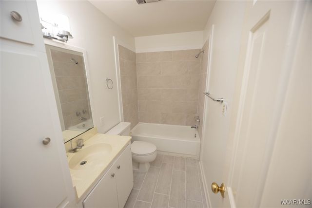 2043 HAZEL HEDGE Lane, Montgomery, AL 36106