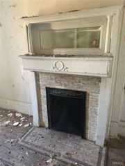 4726 Kensington Place, St Louis, MO 63108