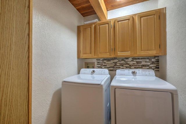694 Lakeview Circle SE, Rio Rancho, NM 87124