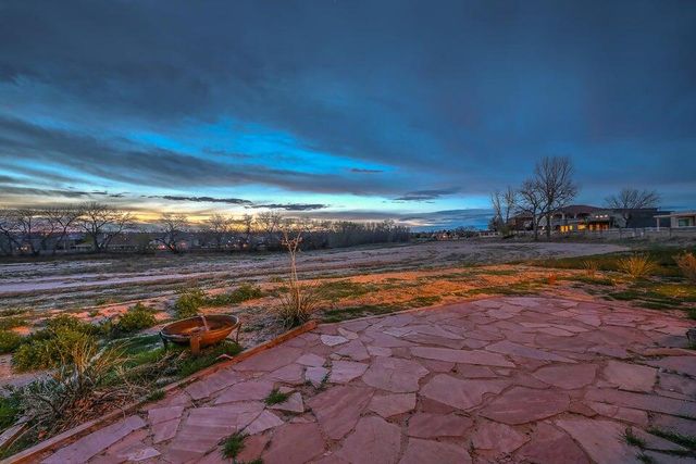 694 Lakeview Circle SE, Rio Rancho, NM 87124