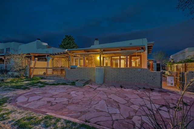 694 Lakeview Circle SE, Rio Rancho, NM 87124