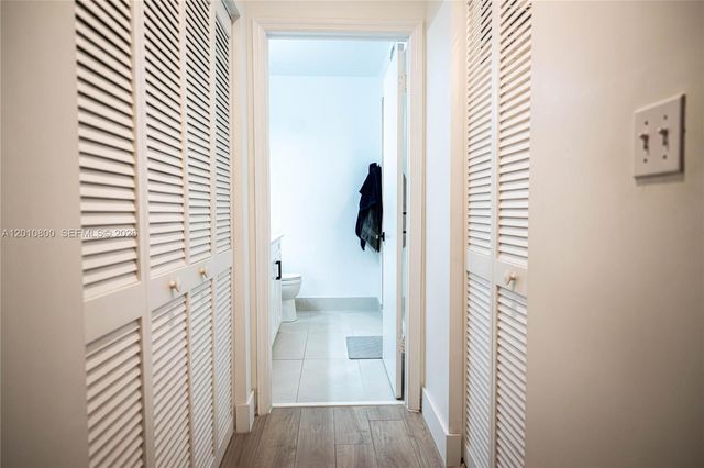9167 Fontainebleau Blvd 6, Miami, FL 33172