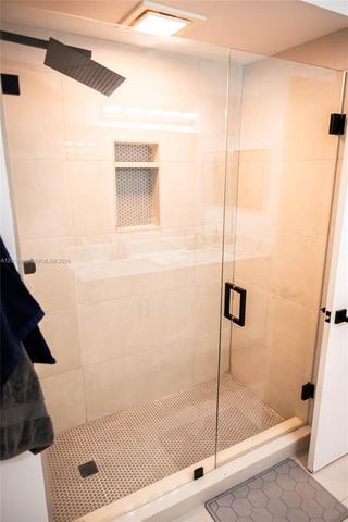 9167 Fontainebleau Blvd 6, Miami, FL 33172